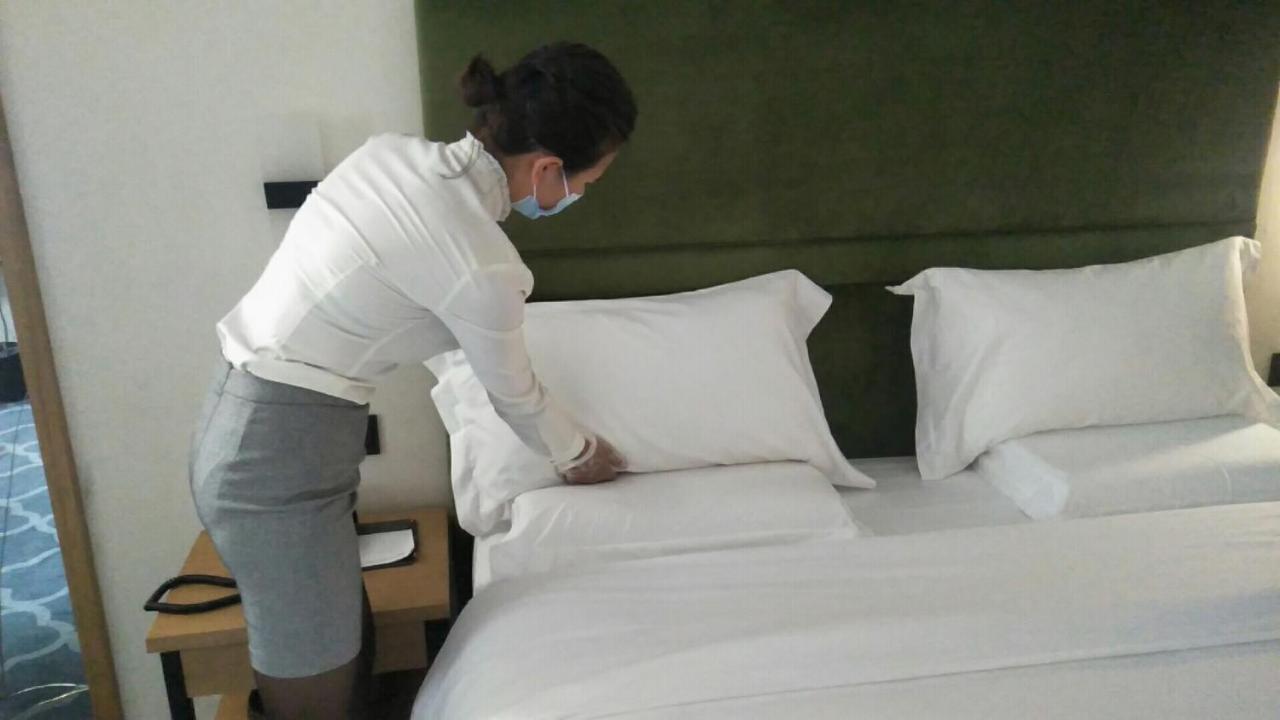 Flight One Hotel 선전 시 외부 사진
